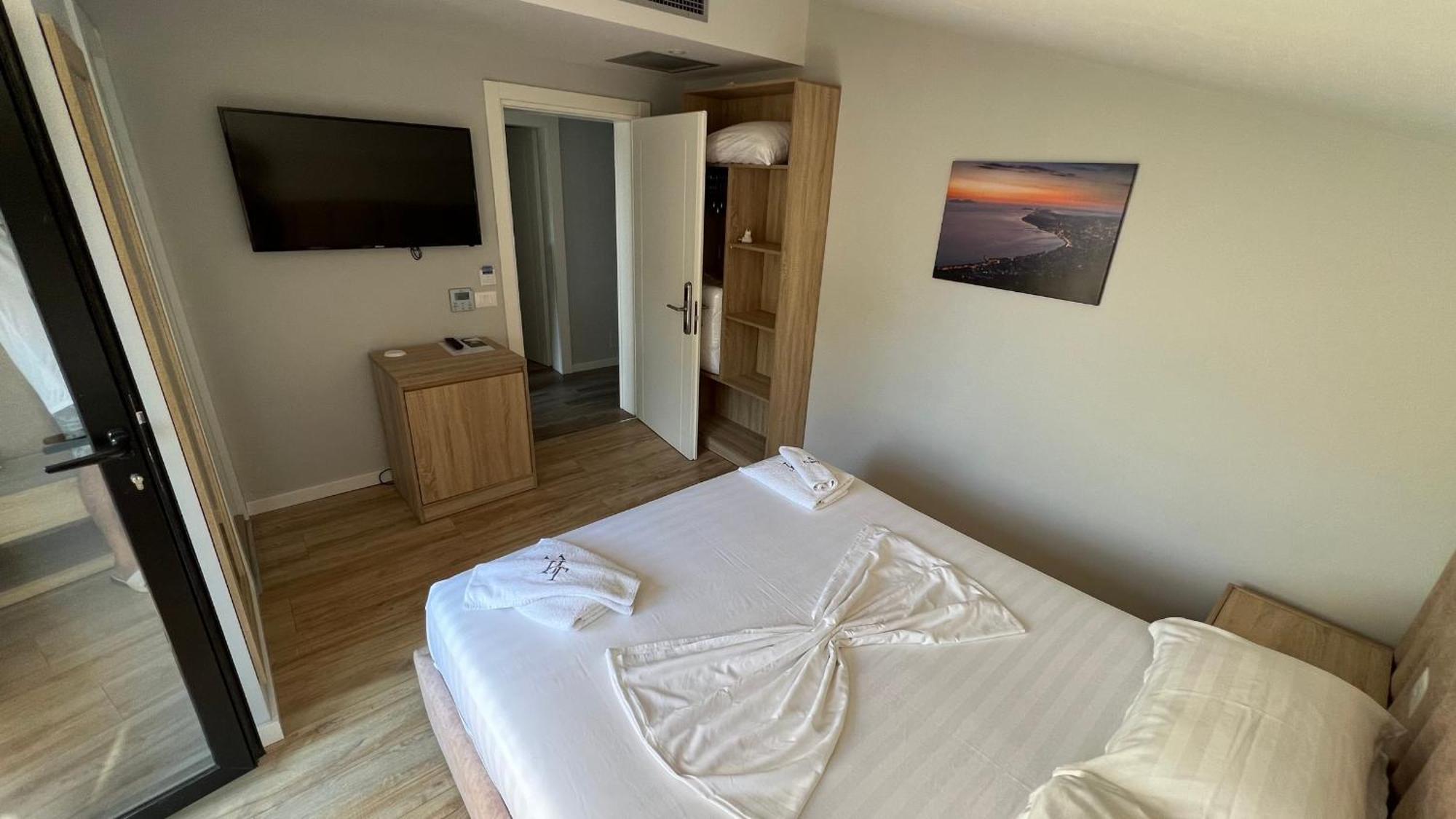 Villa Tramonto Vlore Radhime Exterior photo